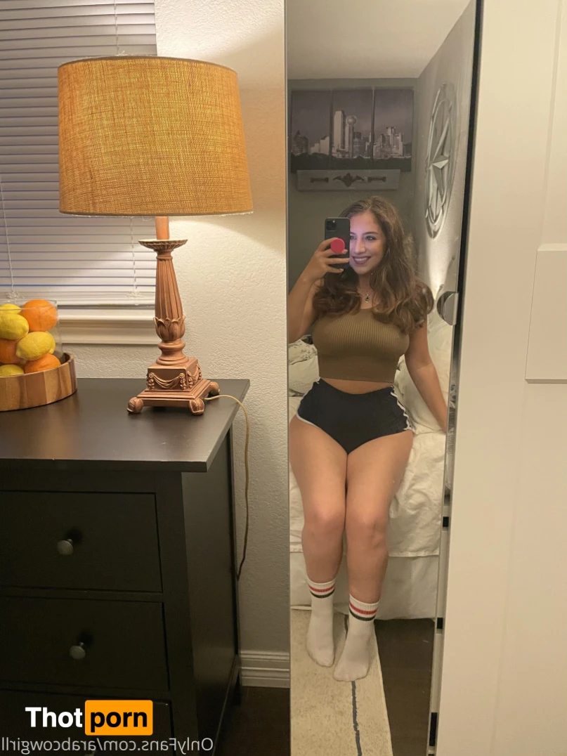 Farah Asteri 16470936