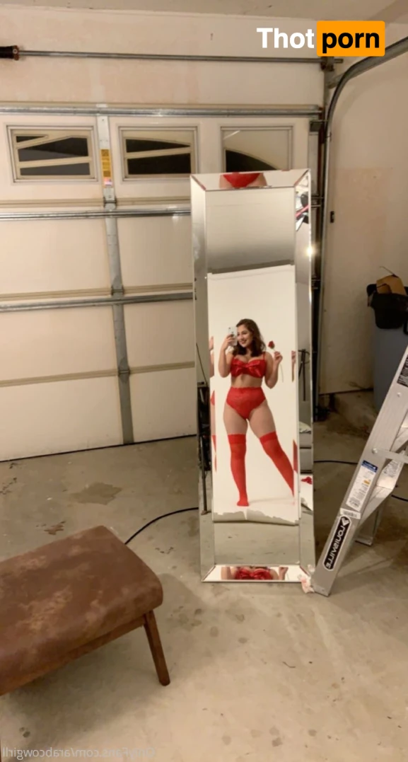 Farah Asteri 16471226