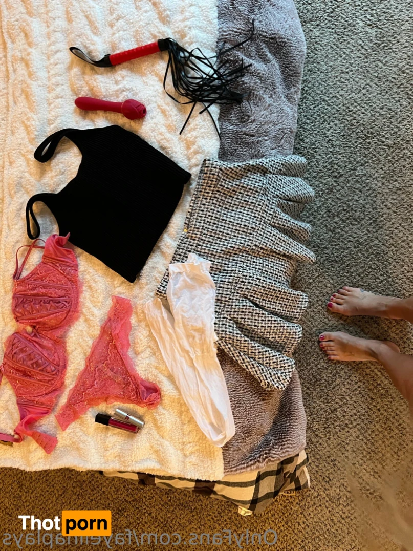 Fayelina! 🧚🏻🍓📷 16442300