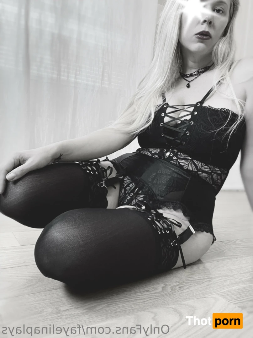 Fayelina! 🧚🏻🍓📷 16442525