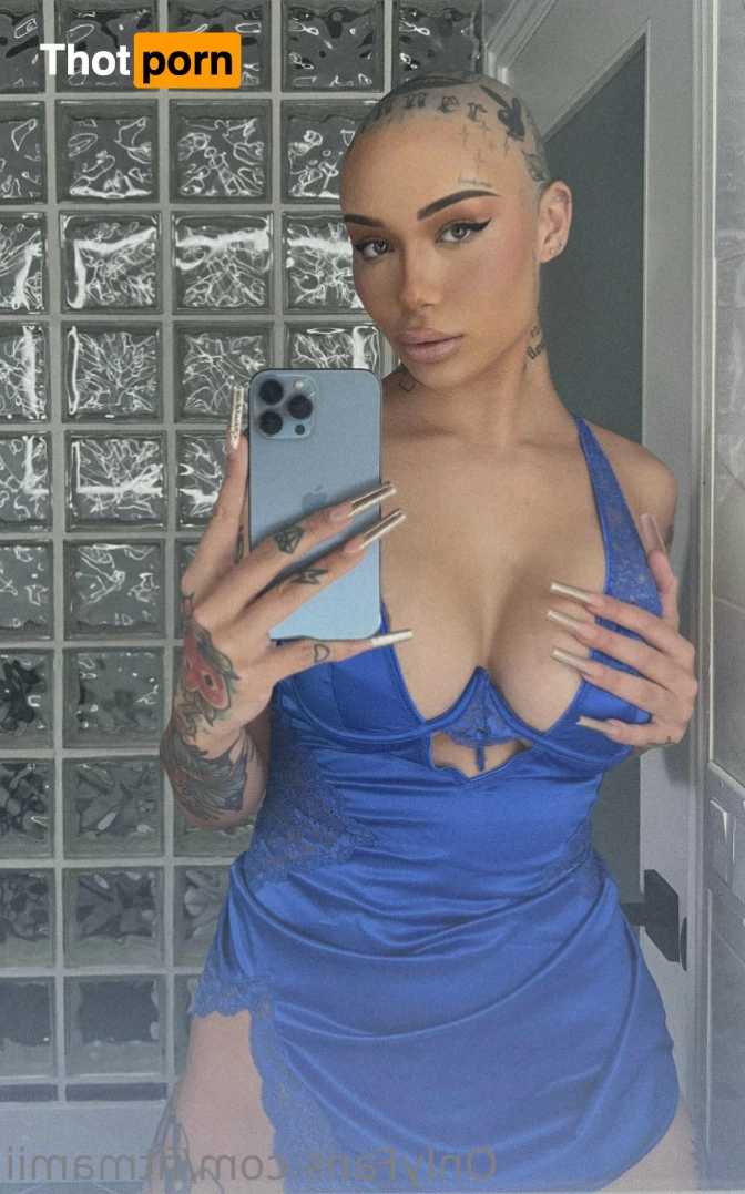 The Fit Mami 16359934