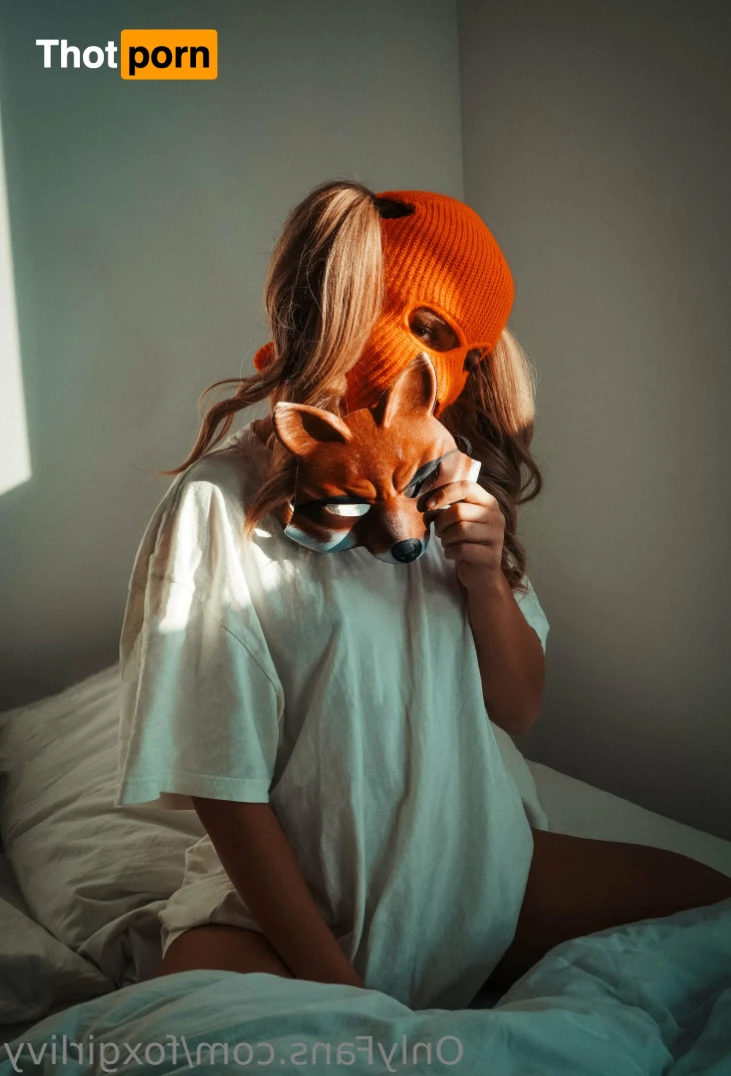 Fox Girl 🦊 16303162