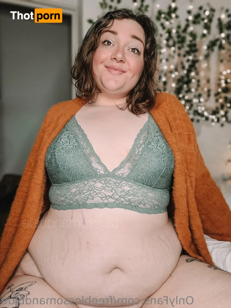 freeblossomandblue 16262693