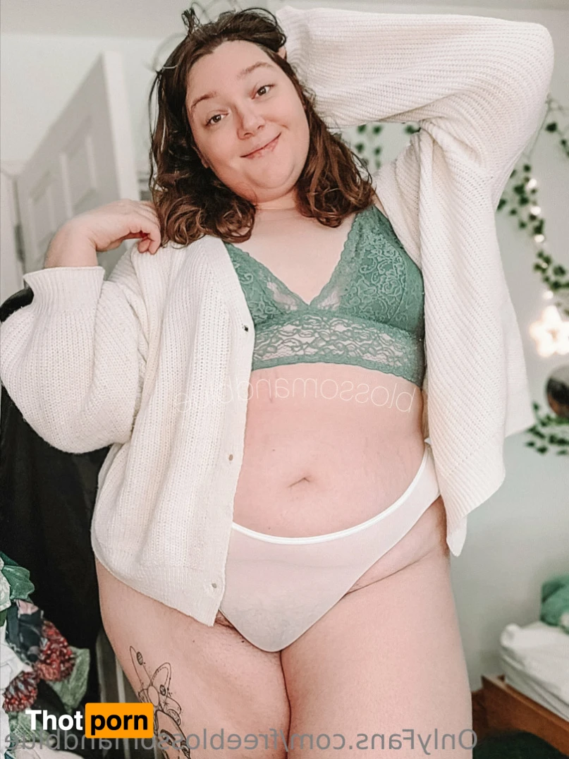 freeblossomandblue 16262742