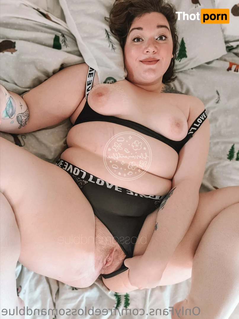 freeblossomandblue 16262862