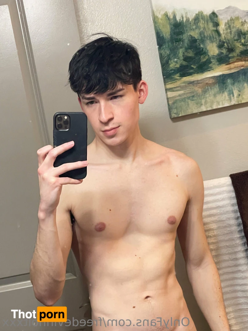 Devin Holt (Free) 16259433