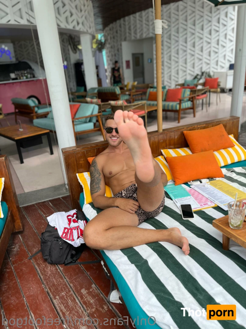 FREEfootGod 16257972