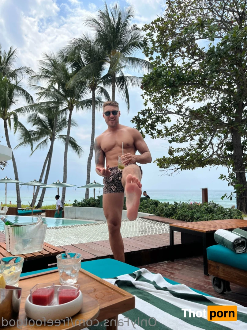 FREEfootGod 16258023