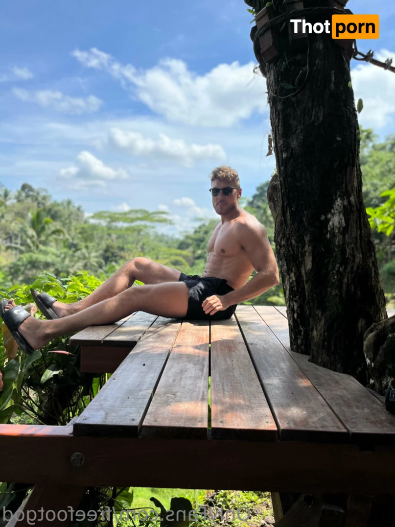 FREEfootGod 16258101