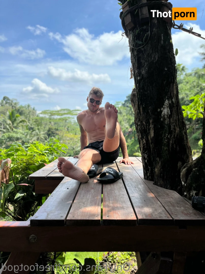 FREEfootGod 16258243