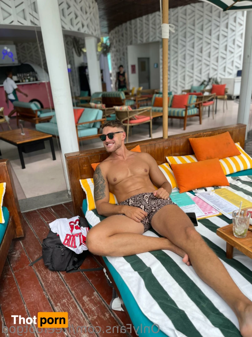 FREEfootGod 16258342