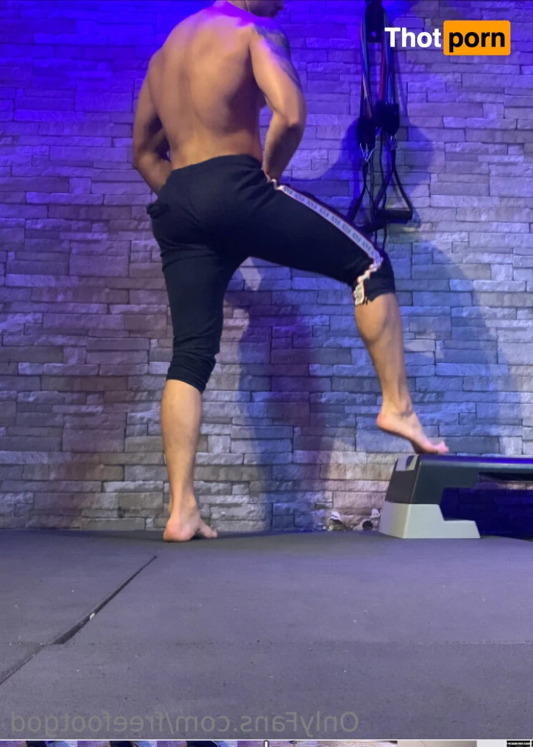 FREEfootGod 16258489