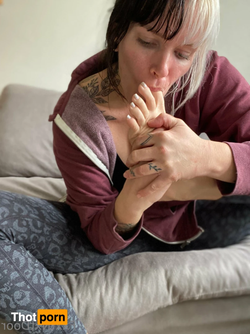 Sole Goddess 16208161