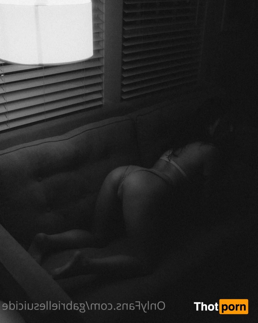 Gabrielle 🖤 16206931