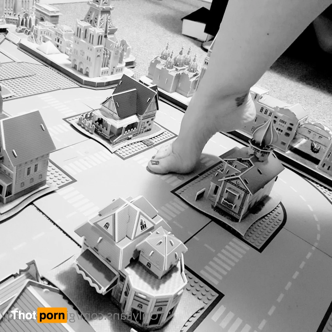 giantess_lady 15646992