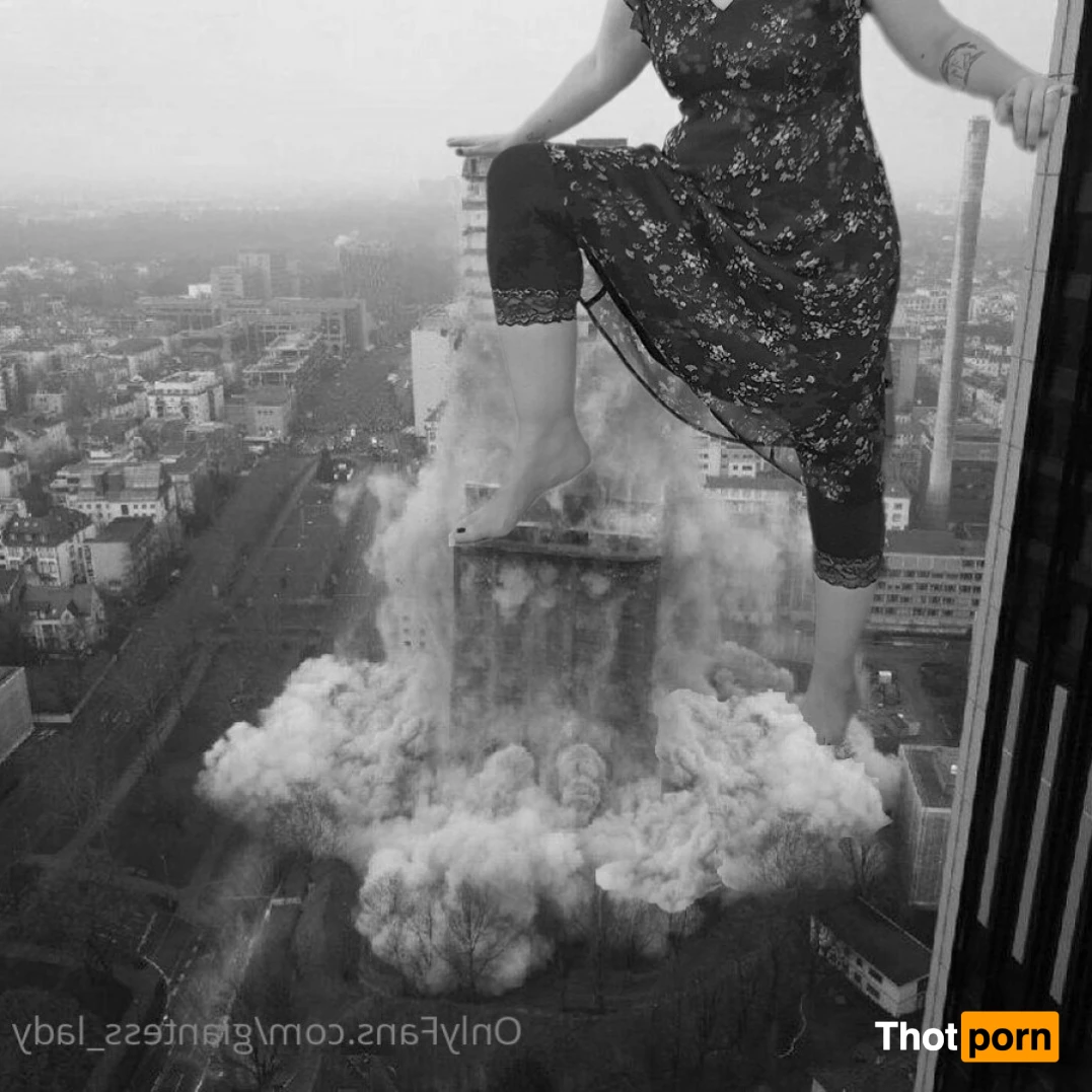 giantess_lady 15647129