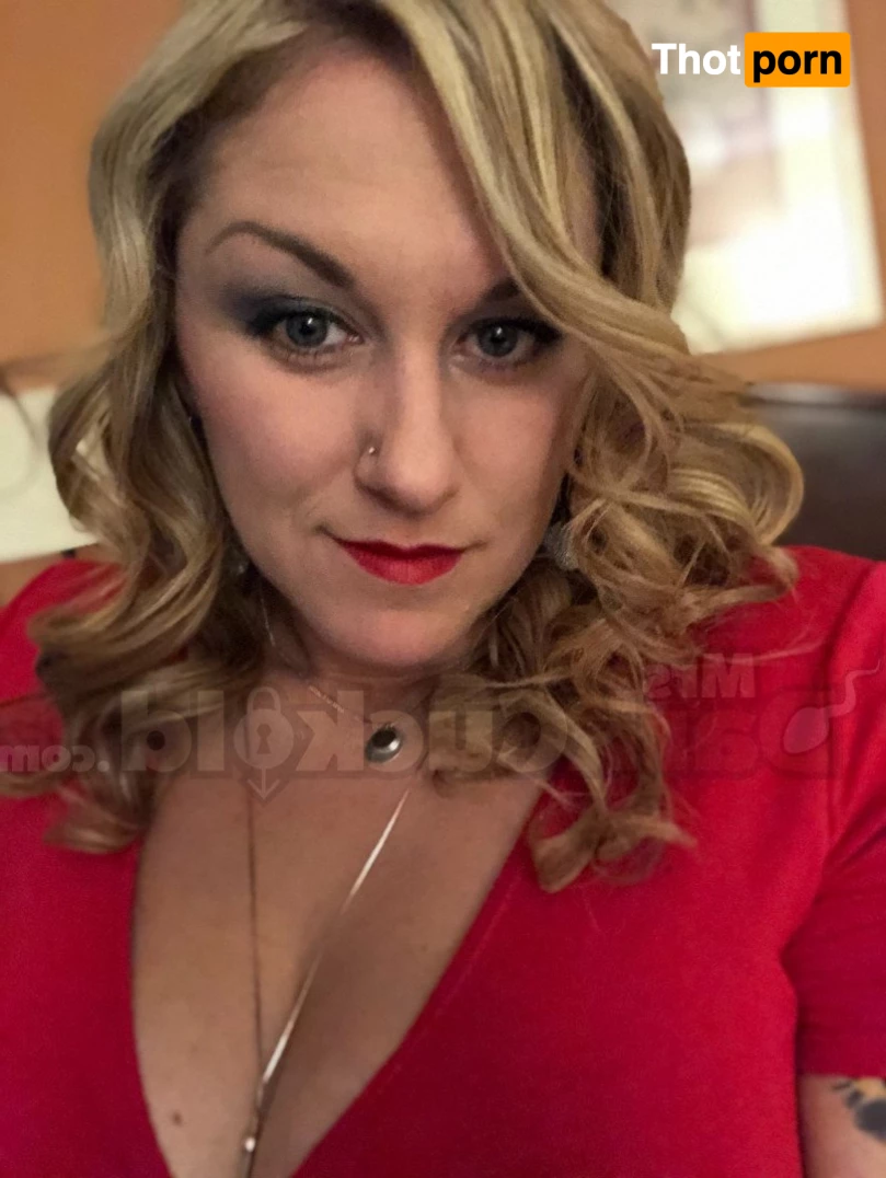 MrsDarkCuckold 845862