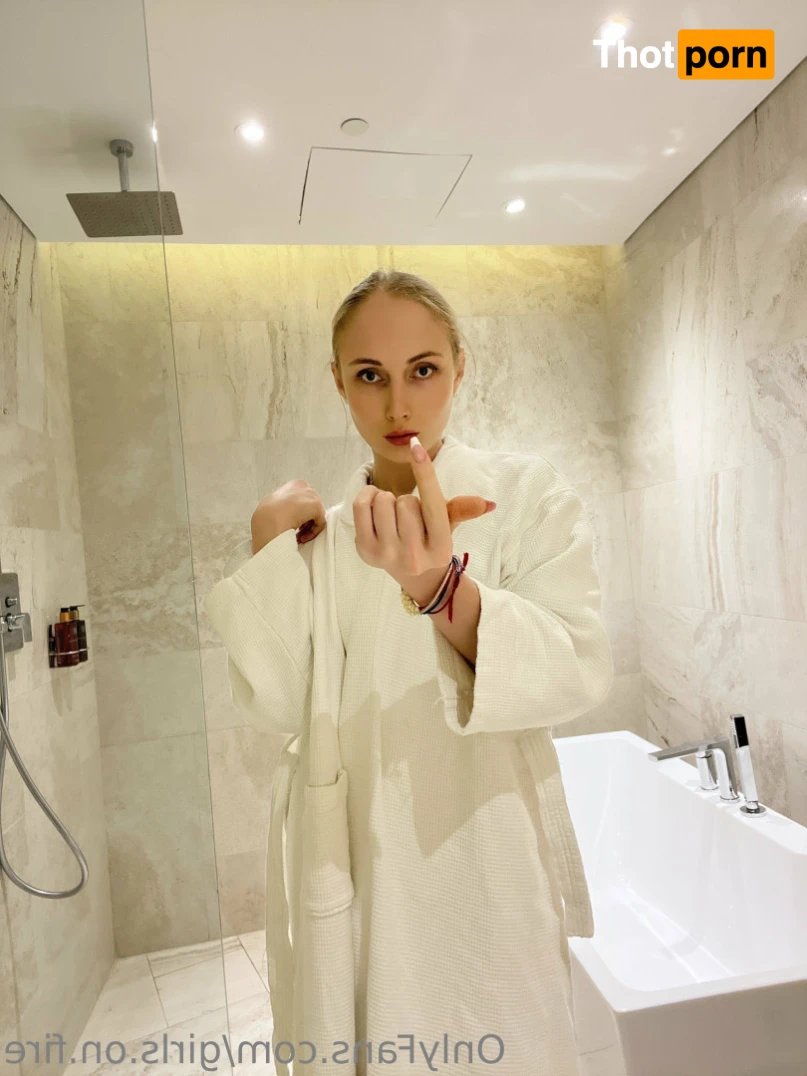 Girls on Fire 16038739