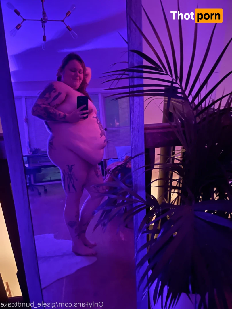 Gisele Bundtcake 16021856