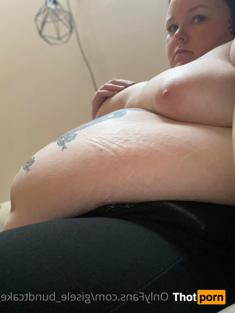 Gisele Bundtcake 16022118