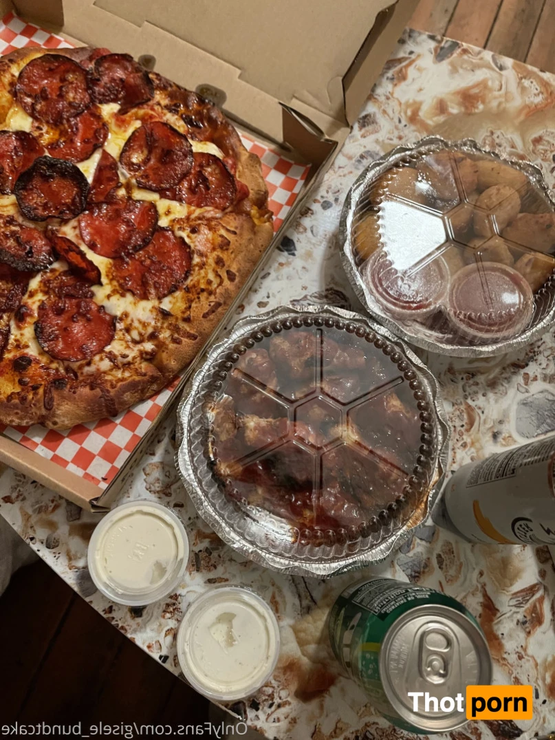 Gisele Bundtcake 16022132