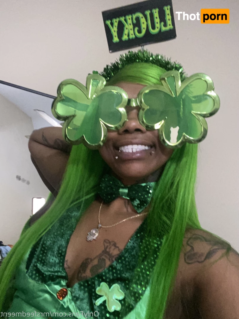 FREAKIEST EBONY CYBER GIRL ONLINE 🍆😝 6191963