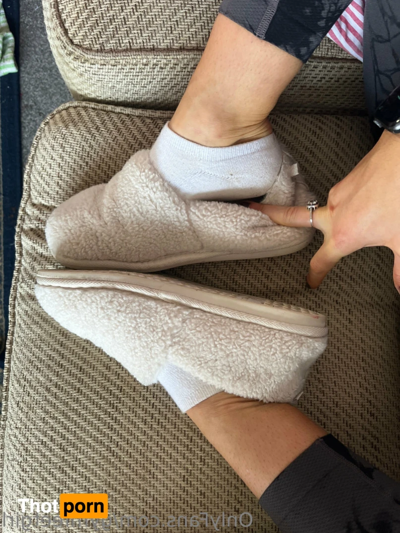 Gym Feet Girl 15661327