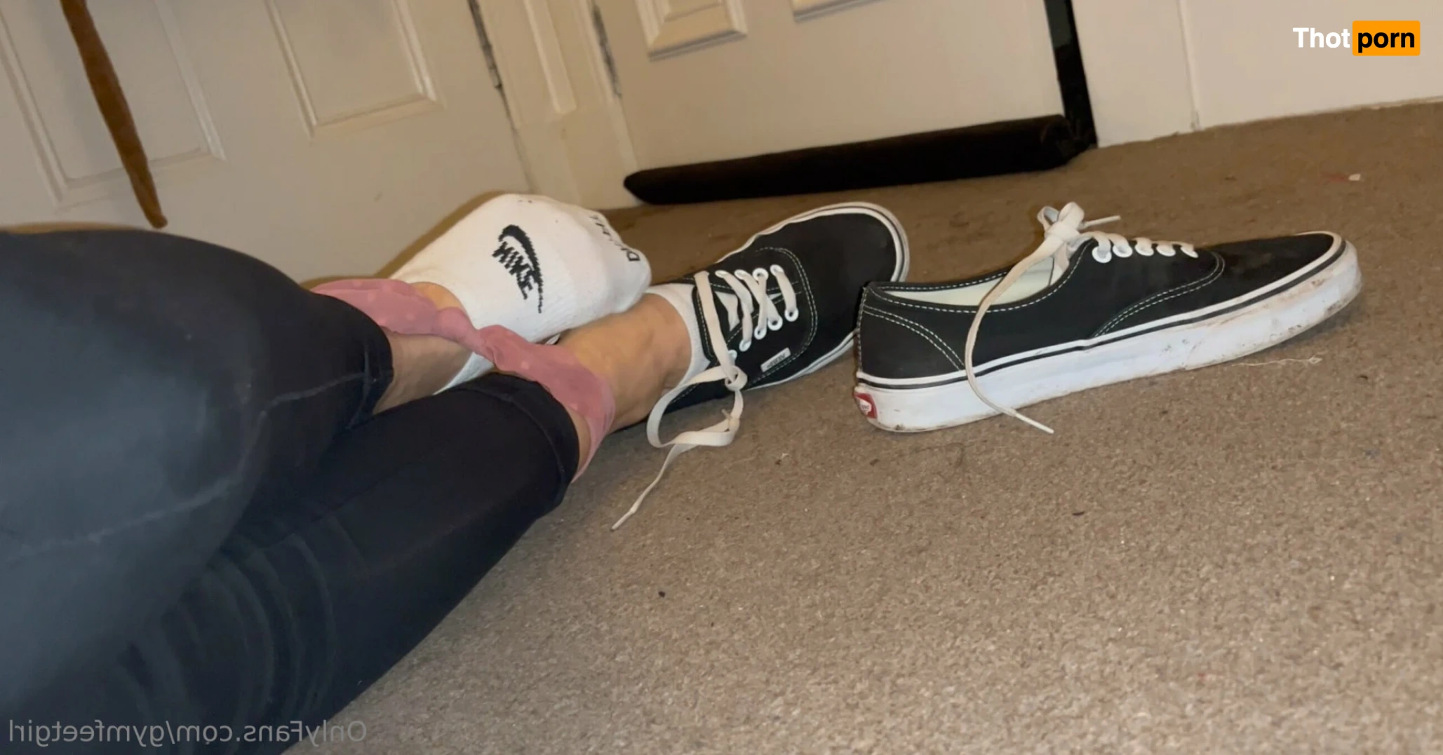 Gym Feet Girl 15661401