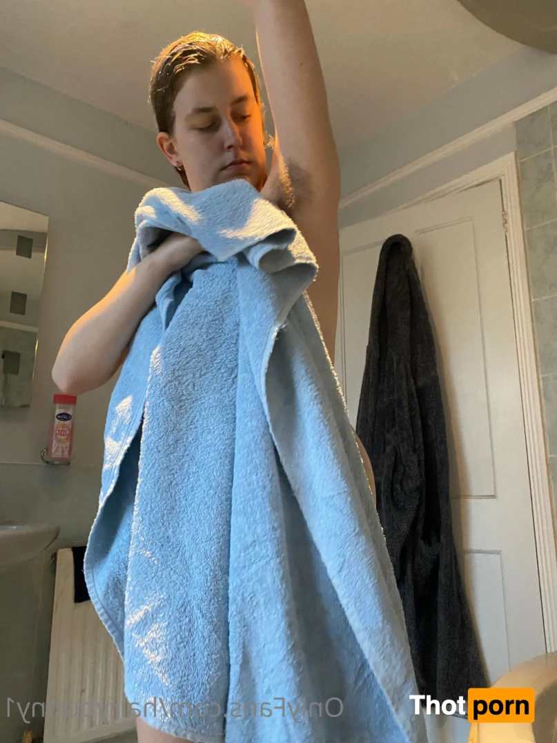 Hairy bunny 15557683