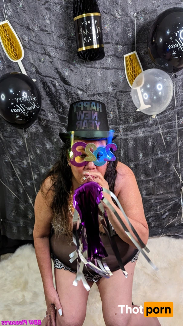 Hawaiian BBW 15429074