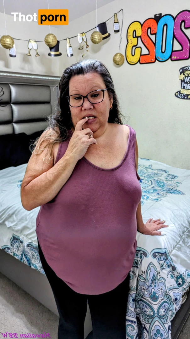 Hawaiian BBW 15429231