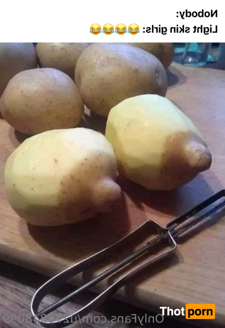 HerRoyalTittys 15321635