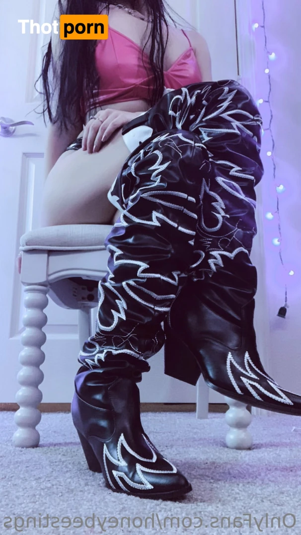 HoneyBeeStings 10953898