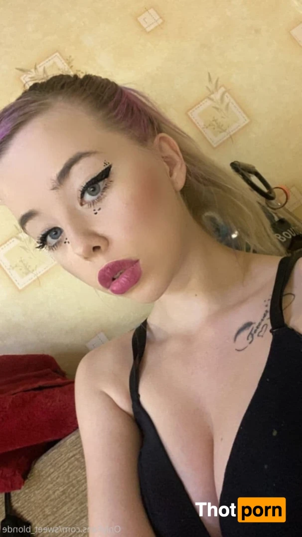 Hot Blonda😈 14632398