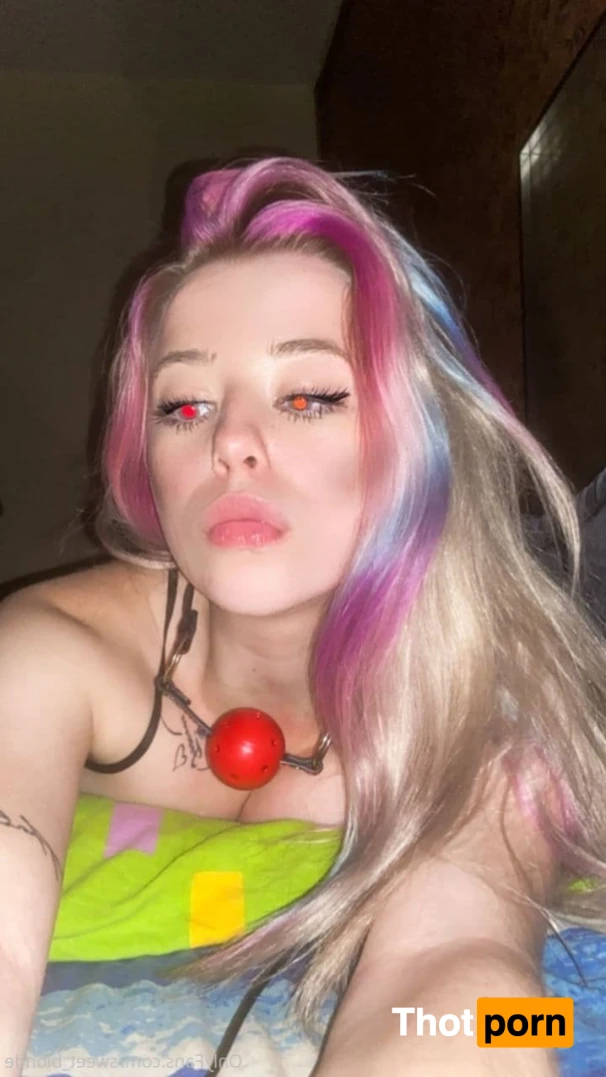 Hot Blonda😈 14632470