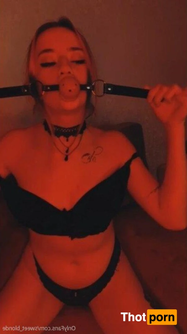 Hot Blonda😈 14633236