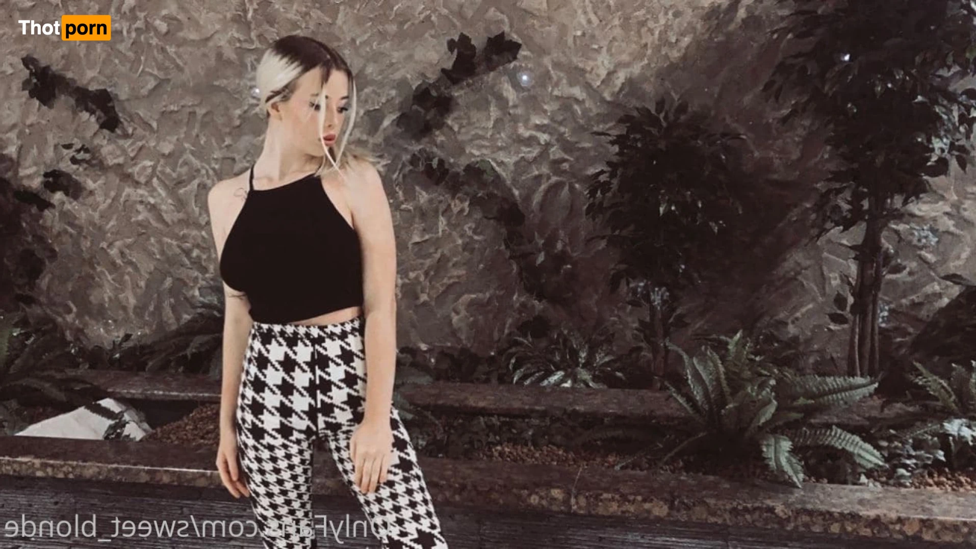 Hot Blonda😈 14633412