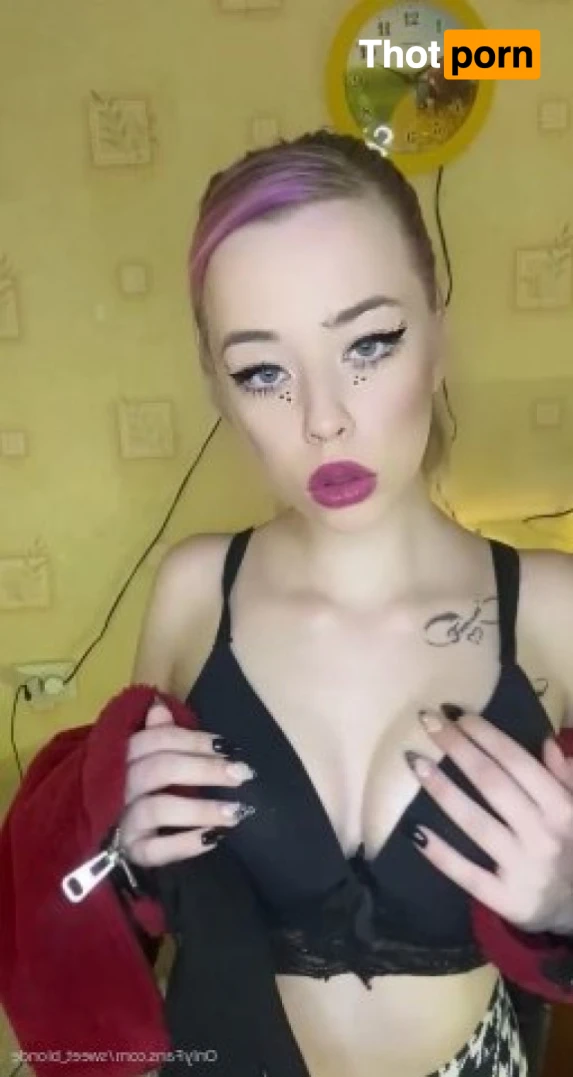 Hot Blonda😈 14633455