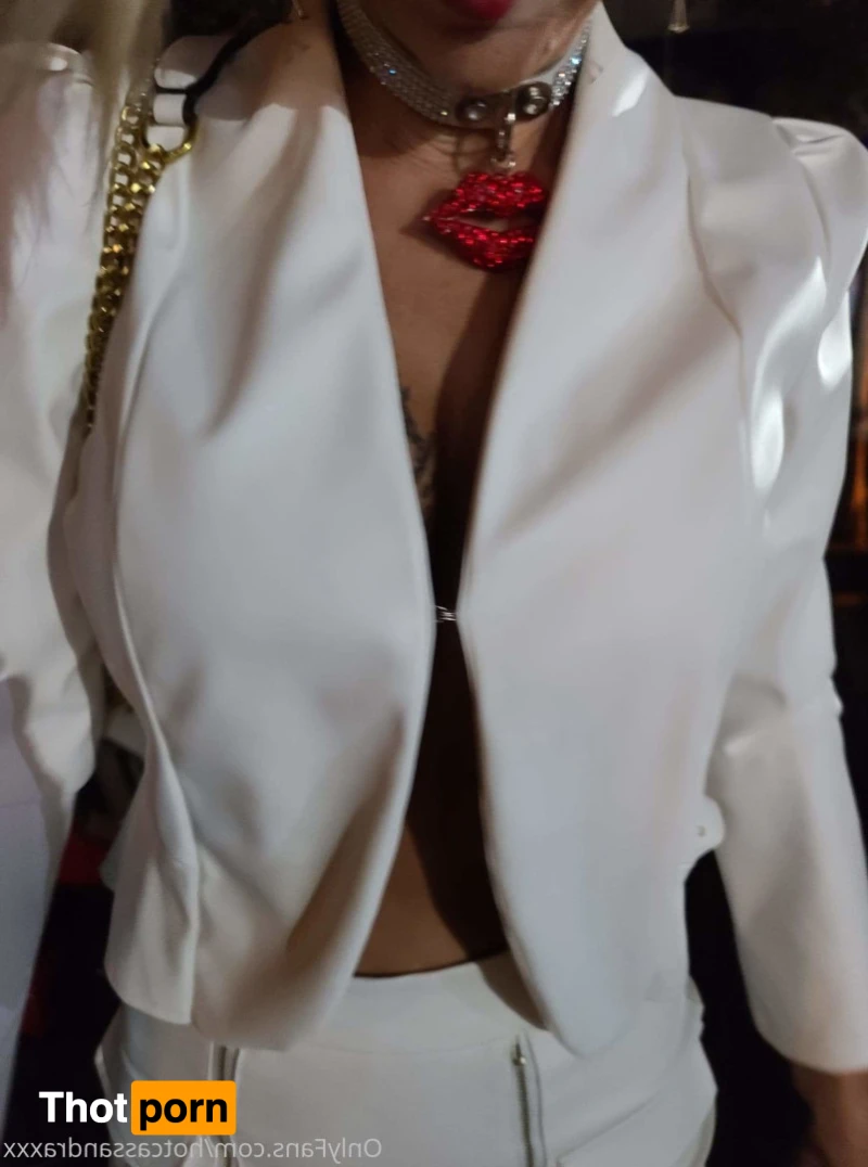 hotcassandraxxx 14599803