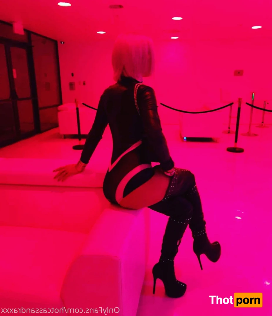 hotcassandraxxx 14600296