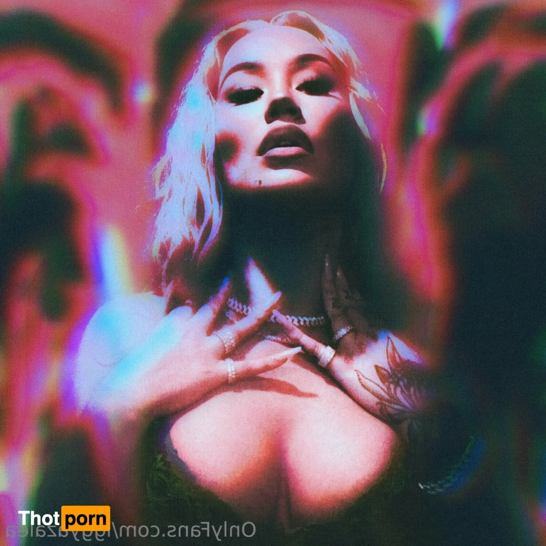 Iggy Azalea 14509304