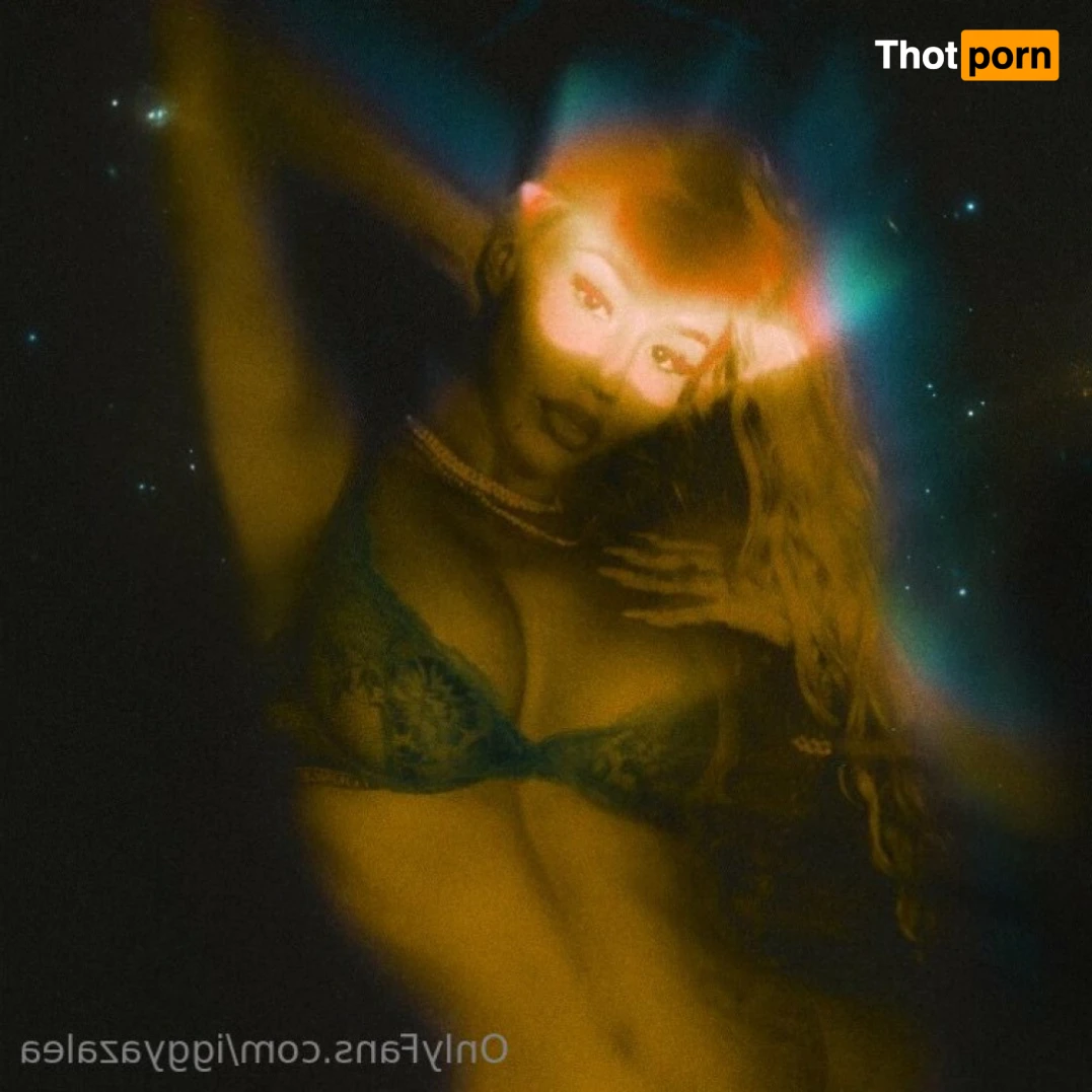 Iggy Azalea 14509543