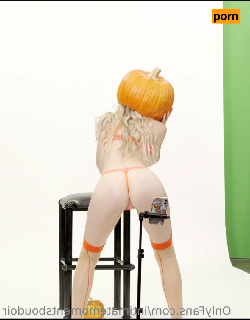 Intimate Moments Boudoir 14391393