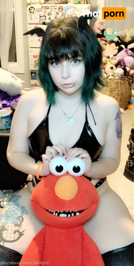 Invader.jade 14389522