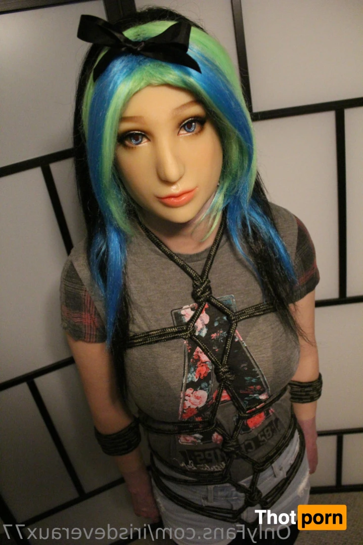 Iris Deveraux 14308962