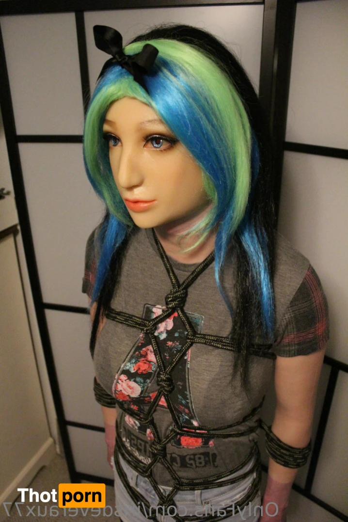 Iris Deveraux 14309015