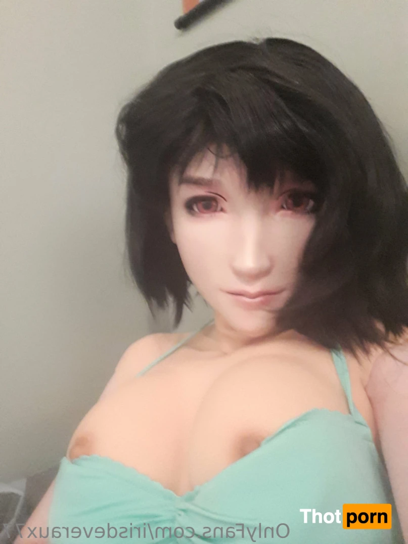 Iris Deveraux 14309154