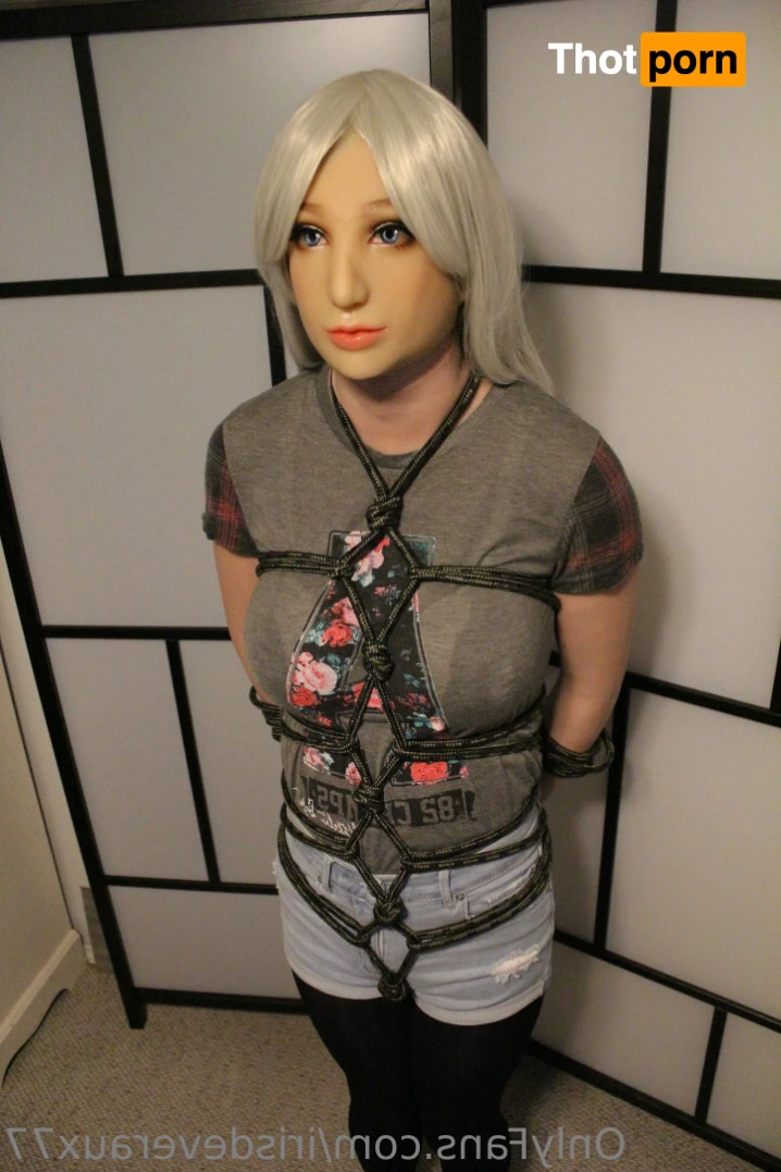 Iris Deveraux 14309201