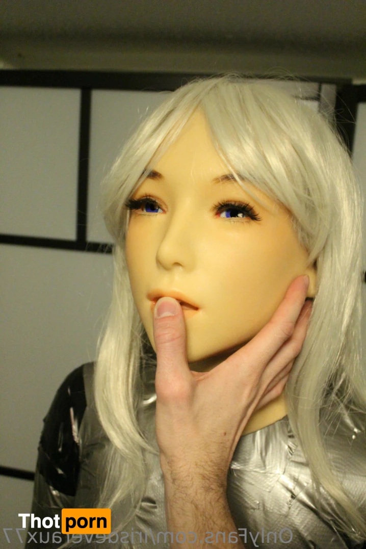 Iris Deveraux 14309245