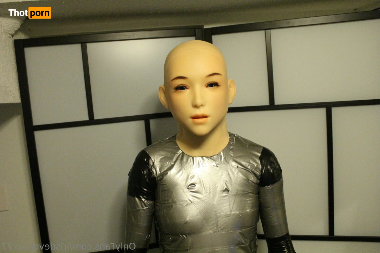 Iris Deveraux 14309266